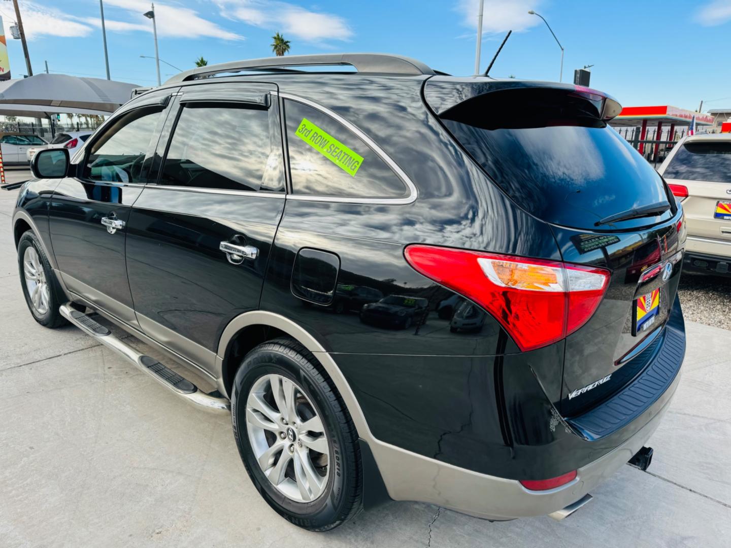 2012 Black /tan Hyundai Veracruz (KM8NU4CC0CU) , located at 2190 Hwy 95, Bullhead City, AZ, 86442, (928) 704-0060, 0.000000, 0.000000 - 2012 Hyundai Veracruz Limited edition. 3rd row seating 3.8 V6. leather, automatic. loaded. Free warranty. bluetooth. dual exhaust. Financing available. - Photo#2